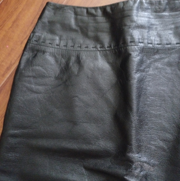 Danier Genuine Leather Skirt - Picture 2 of 8